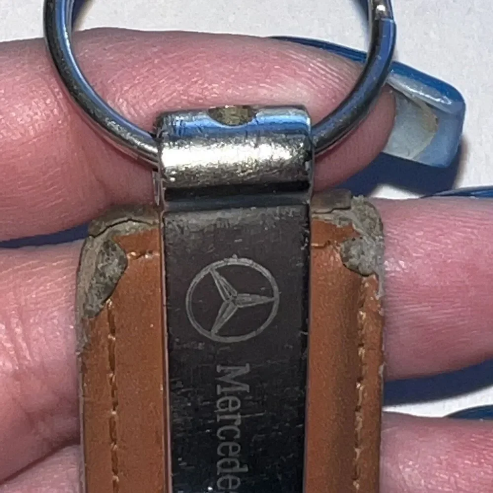 Set Of 2 Mercedes-Benz Of New London Keychain Metal & Leather Black & Brown WORN
